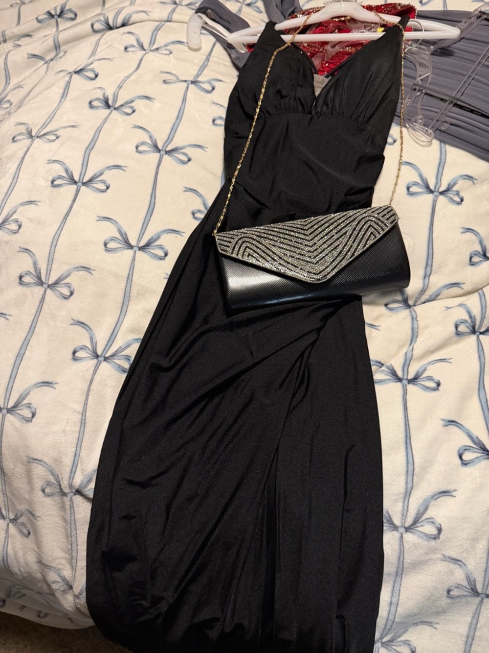 Elegant Black Evening Dress with V-Neck